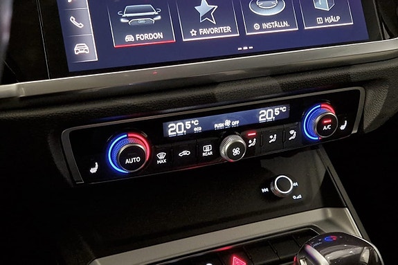 Audi Q3 12 of 14