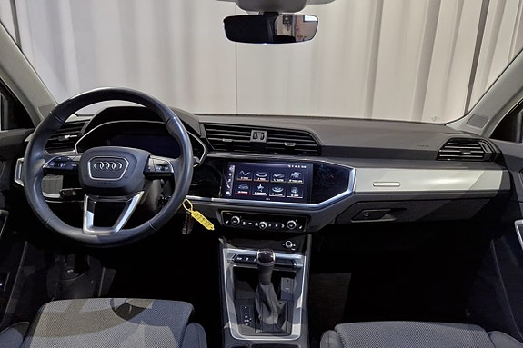 Audi Q3 8 of 14