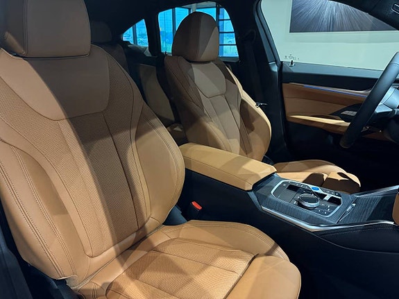 BMW i4 14 of 19