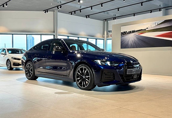 BMW i4 3 of 19