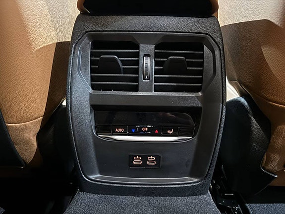 BMW i4 17 of 19