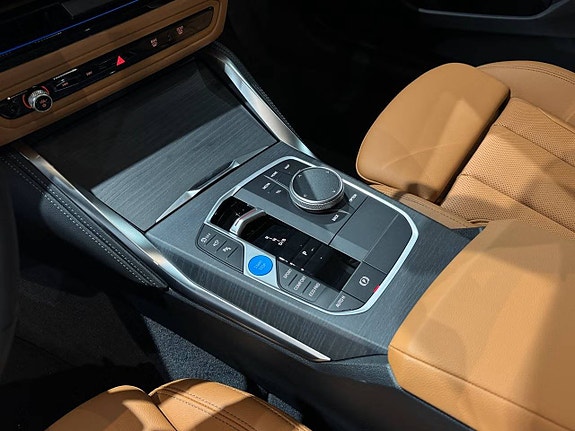 BMW i4 13 of 19
