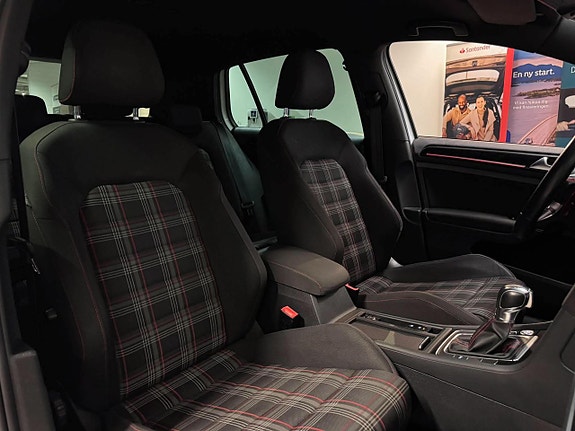 Volkswagen Golf I 17 of 25