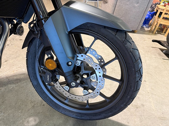 Honda NX500 E-Clutch 7 of 12