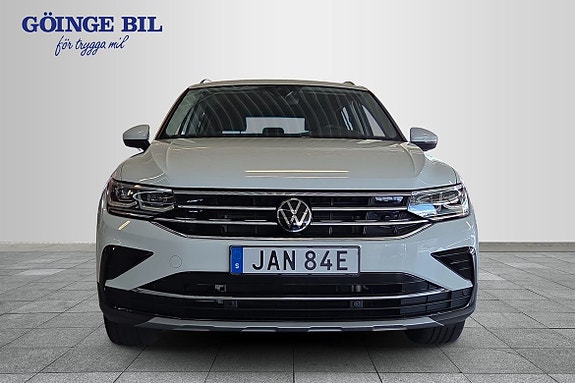 Volkswagen Tiguan 3 of 14