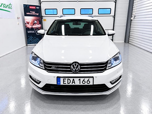 Volkswagen Passat 3 of 13