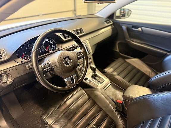 Volkswagen Passat 10 of 13