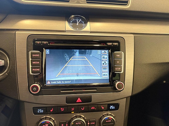 Volkswagen Passat 13 of 13