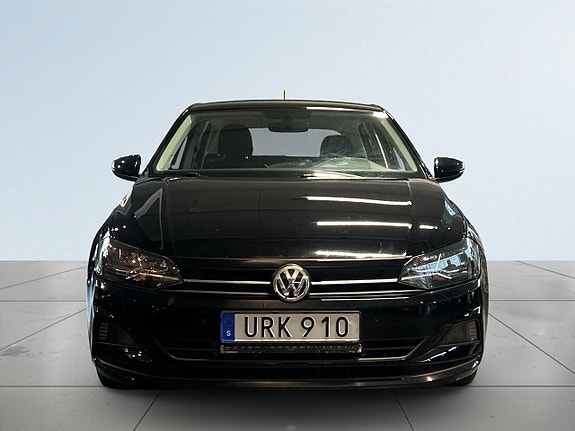 Volkswagen Polo 2 of 19