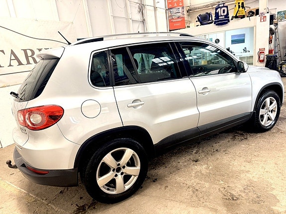Volkswagen Tiguan 4 of 12