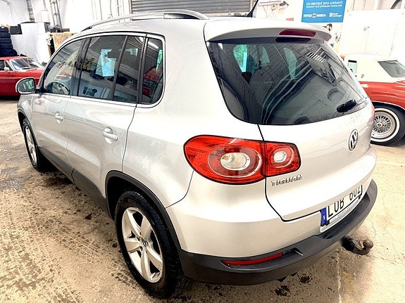 Volkswagen Tiguan 7 of 12