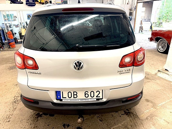 Volkswagen Tiguan 6 of 12