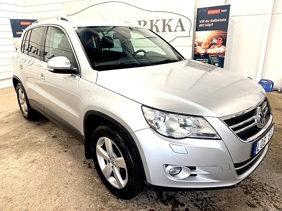 Volkswagen Tiguan 3 of 12