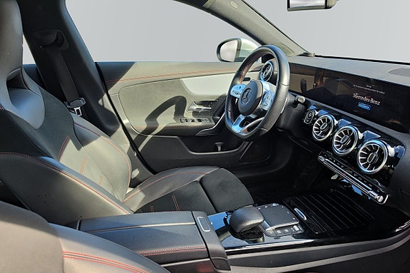 Mercedes-Benz CLA200 7 of 9