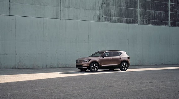 Volvo EX40 8 of 16