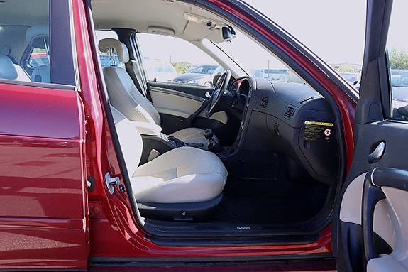 Saab 9-5 13 of 17
