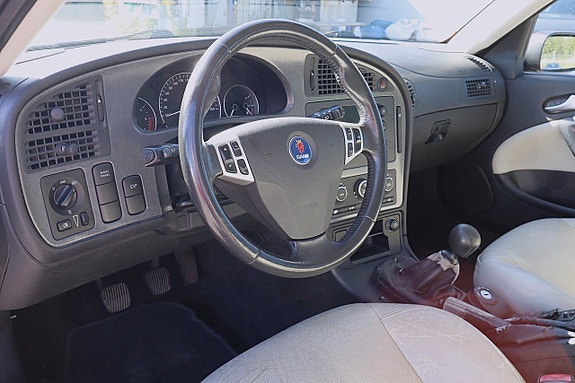 Saab 9-5 17 of 17