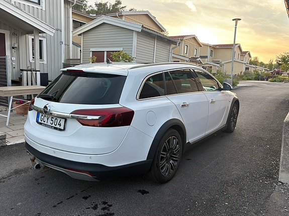 Opel Insignia Country Tourer 3 of 9