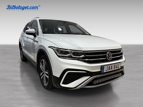 Volkswagen Tiguan Allspace 2 of 6