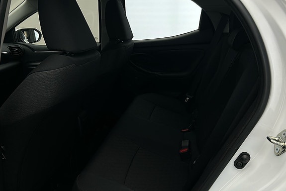 Toyota Yaris 13 of 21
