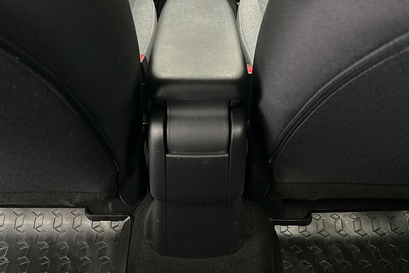 Toyota Yaris 17 of 21