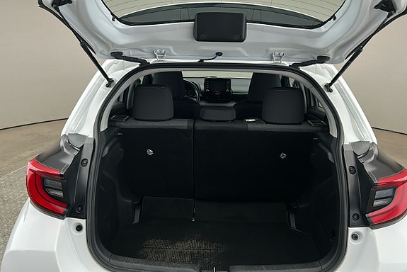 Toyota Yaris 14 of 21