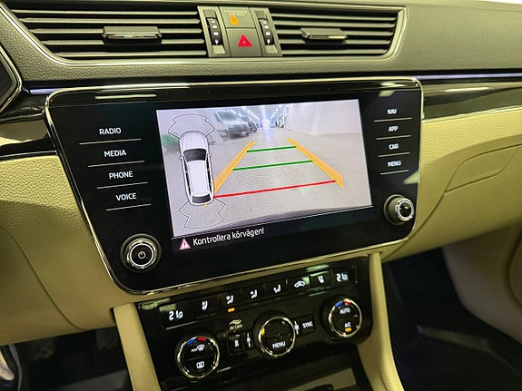 Skoda Superb 16 of 22