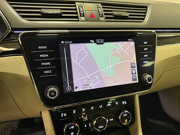 Skoda Superb 17 of 22