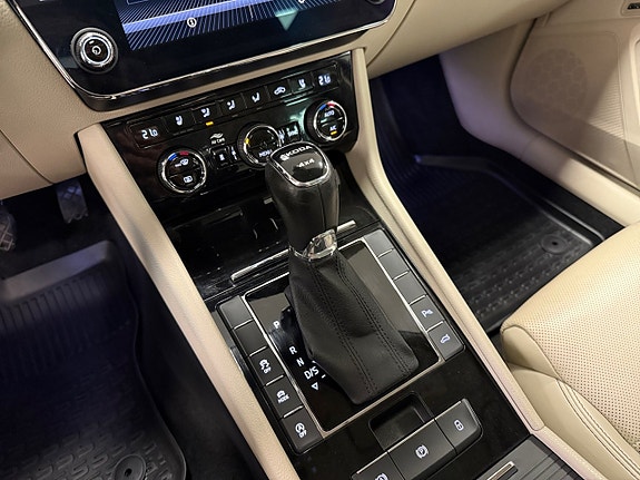 Skoda Superb 15 of 22