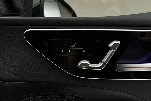 Mercedes-Benz C300 17 of 25