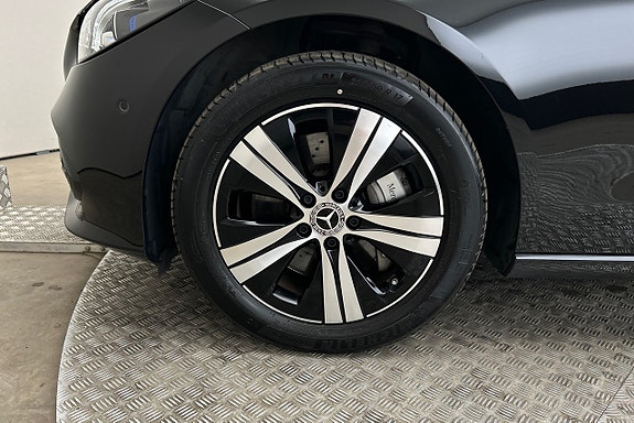 Mercedes-Benz C300 12 of 25