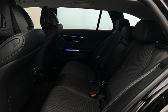 Mercedes-Benz C300 13 of 25