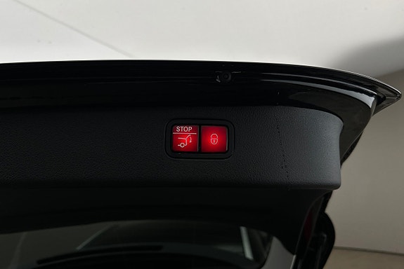 Mercedes-Benz C300 15 of 25