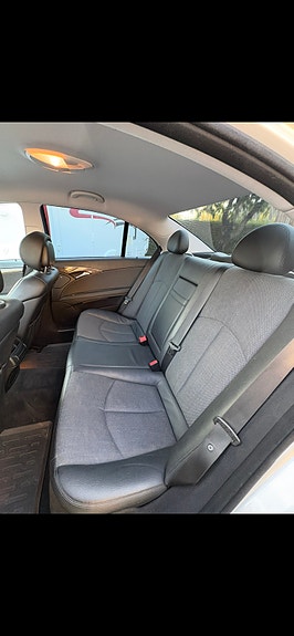 Mercedes-Benz E200 8 of 17