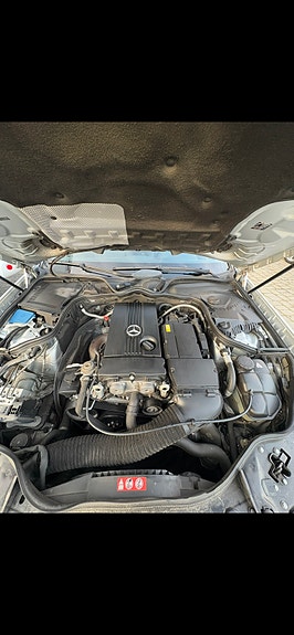 Mercedes-Benz E200 16 of 17