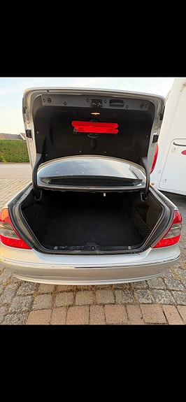 Mercedes-Benz E200 5 of 17