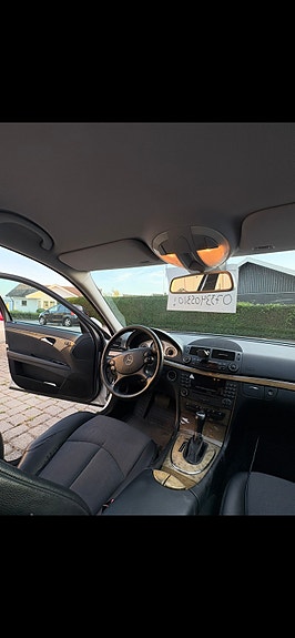 Mercedes-Benz E200 9 of 17