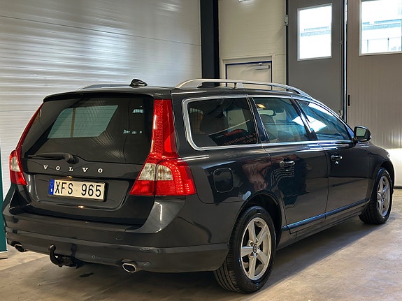 Volvo V70 6 of 30