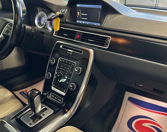 Volvo V70 16 of 30