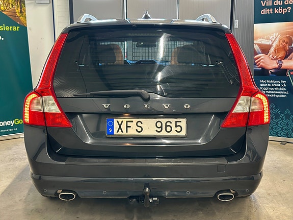 Volvo V70 7 of 30