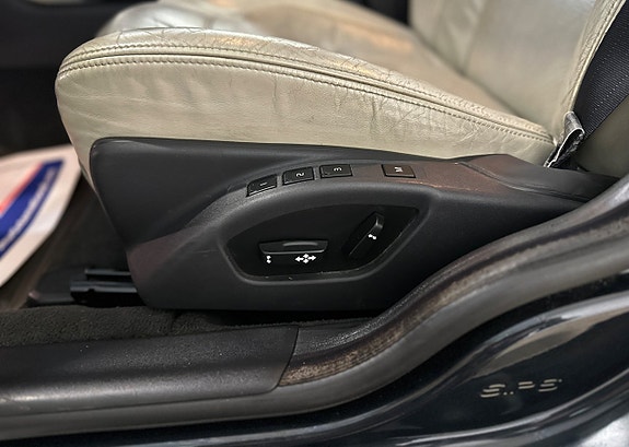 Volvo V70 20 of 30