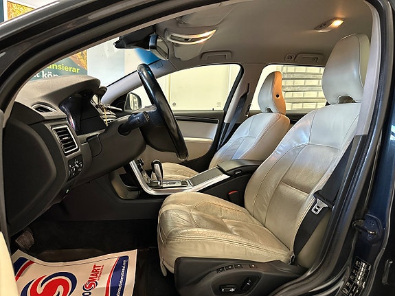 Volvo V70 10 of 30
