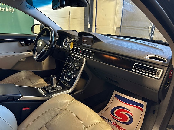 Volvo V70 13 of 30