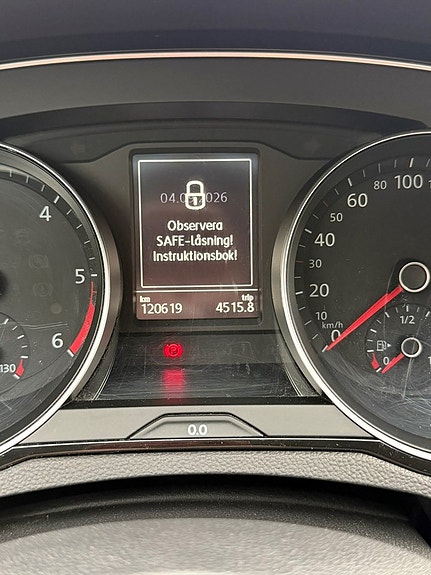 Volkswagen Passat 15 of 19