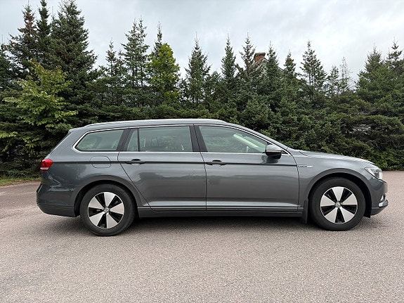 Volkswagen Passat 5 of 19
