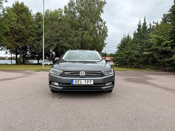 Volkswagen Passat 4 of 19
