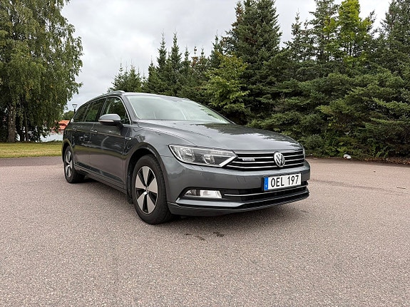 Volkswagen Passat 3 of 19