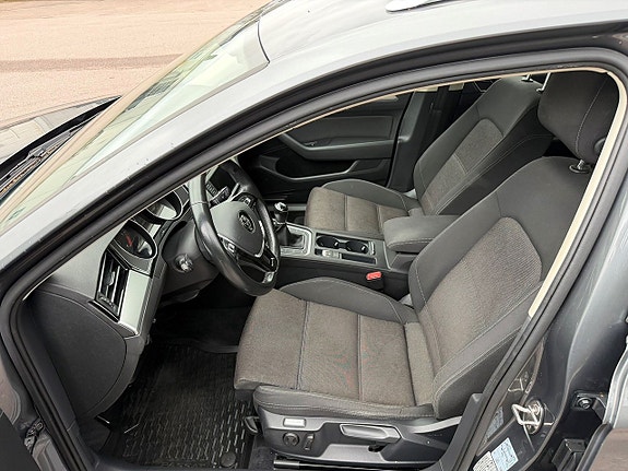Volkswagen Passat 9 of 19