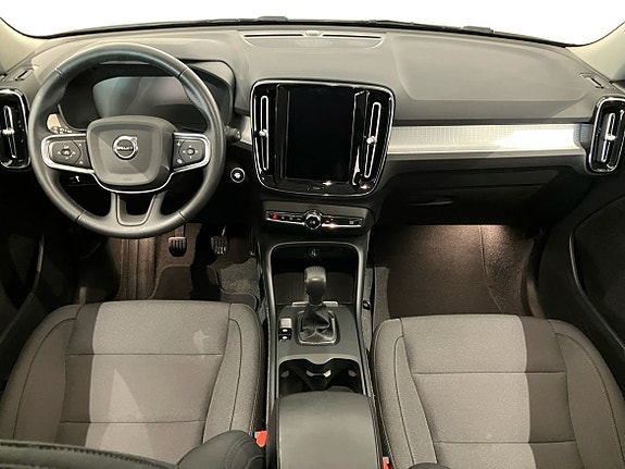 Volvo XC40 6 of 14