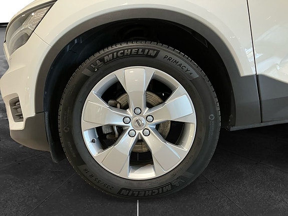 Volvo XC40 10 of 14